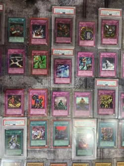 Yugioh Pharaoh's Servant 1st edition complete set all 22 holos PSA graded. - Image 3