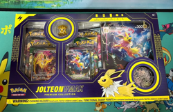 Pokemon TCG Eeveelution Vmax Premium Collection Vaporeon Flareon Jolteon Set - Image 3