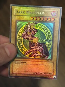 Yugioh Dark Magician SDY-006 Ultra Rare FULL HOLO BLEED LP - Image 2