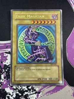 Yugioh Dark Magician SDY-006 Ultra Rare FULL HOLO BLEED LP - Image 3
