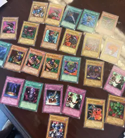 Vintage 1996 Yu-Gi-Oh Holo Lot Of 25 Cards Mixed Condition Most nm - Image 1
