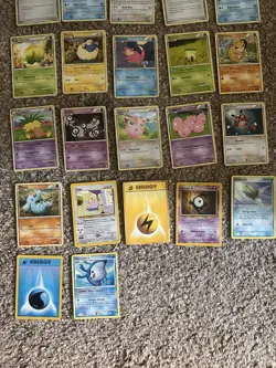 Pokemon Heart Gold/ Soul Silver lot cards Pikachu MP-LP - Image 2