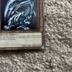 Yugioh OP28-EN001 Blue-Eyes White Dragon Ultimate Rare Euro wow look - Image 5