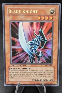 Blade Knight CT1-EN002 - Yugioh TCG - Super Holo Error Misprint - LP - Image 1