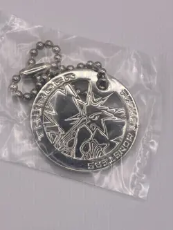 Zapdos! Pokemon VTG 1999 Pokemon Sealed Metal Keychain Coin Gachapon - Image 1