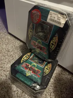 Yu-Gi-Oh! Insect Queen Holiday Collector’s Tin Factory Sealed In Plastic - Image 1