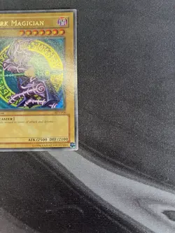 YuGiOh 2002 Dark Magician SDY-006 1st Edition Glossy Holo Bleed Starter Deck - Image 4