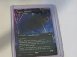 Topiary Stomper (Borderless) Streets of New Capenna Regular - Image 1