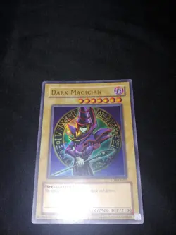 Yugioh Dark Magician LOB-005 The Legend of Blue Eyes White Dragon Unlimited LP - Image 2