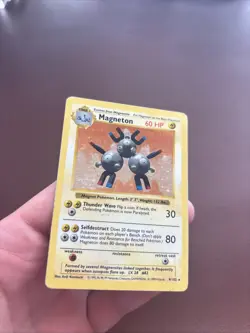 💥 Magneton Shadowless Holo Base Set 9/102 Pokemon TCG Unlimited Rare Card - Image 3