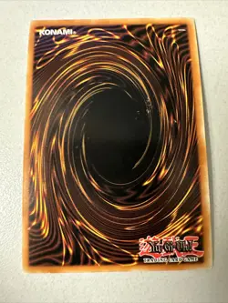 Yugioh Dark Magician MAGO-EN002 Gold Rare 1st Edition LP - Image 2