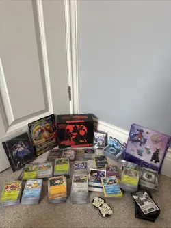 Approx 900x POKEMON TCG Sword & Shield, Scarlet & Violet Mixed Cards - Image 1