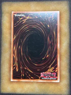 Yugioh Man-Eater Bug LOB-108 Super Rare 2012 Print NM - Image 2