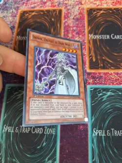 Yu-Gi-Oh! Snoww, Unlight of Dark World SDGU-EN002 Super Rare 1st Edition NM - Image 2