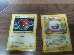 Voltorb Shadowless 67/102 Electrode 21/102 Rare Base Set Pokemon Cards Vintage - Image 1
