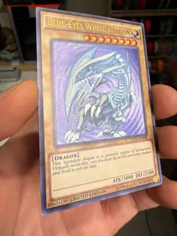 Yugioh Blue-Eyes White Dragon CT13-EN008 2016 Mega-Tins Limited Edition - Image 2