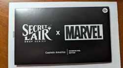 1x CAPTAIN AMERICA Secret Lair x MARVEL Sealed Rainbow Foil - Magic MTG x1 - Image 1