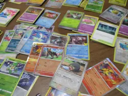 800 PLUS Pokemon Cards - Bulk Card Lot - Mixed - 700 cards 130 foil - Image 4
