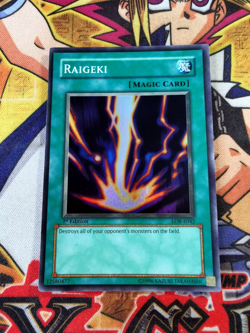 Raigeki lob-e042 1st Edition (NM) Super Rare Yu-Gi-Oh! - Image 1