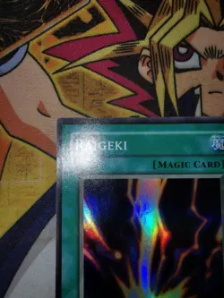 Raigeki lob-e042 1st Edition (NM) Super Rare Yu-Gi-Oh! - Image 3