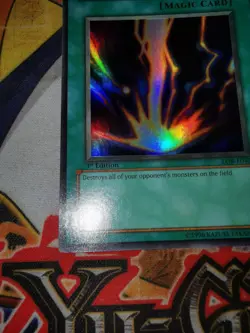 Raigeki lob-e042 1st Edition (NM) Super Rare Yu-Gi-Oh! - Image 4