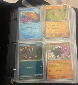 Pokemon Charizard Binder : 400 Holographic Cards - Image 4