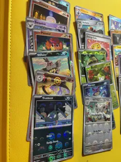 Pokemon TCG Black Bolt/White Flare Pokeball Holo Lot Of 20 & 5 Bonus Pokeballs - Image 3