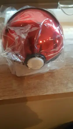 LIMITED EDITION CHARIZARD 23K GOLD PLATED POKEMON BALL SEALED - Image 1