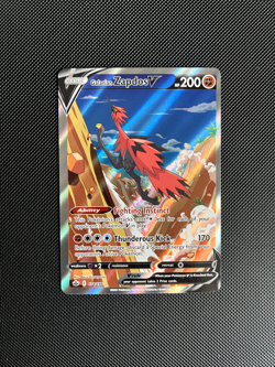 Galarian Zapdos V 174/198 NM/Mint Chilling Reign Pokemon Card TCG English - Image 1