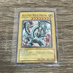 Blue-Eyes White Dragon SKE-001 Starter Deck: Kaiba Evolution 1st Edition - Image 1