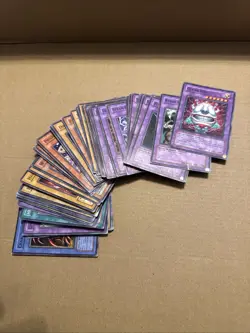 (Random) 100 Vintage Yugioh Cards DMG-NM - Image 1