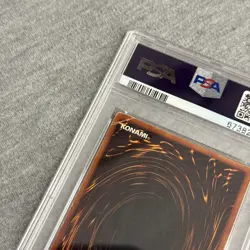 Yu-Gi-Oh 2002 Blue-Eyes White Dragon SDK-001 Ultra Rare Card PSA 3 - Image 3