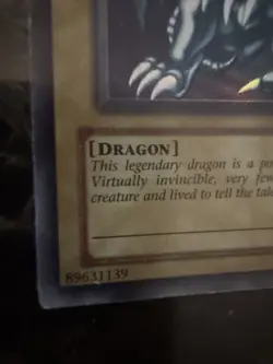 Blue-Eyes White Dragon SKE-001 YuGiOh! Super Rare Holo Great Condition 89631139 - Image 3