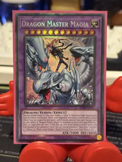 Yugioh - Dragon Master Magia RA04-EN055 Prismatic Collectors Rare Near Mint - Image 1