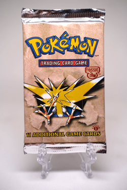 Pokemon TCG 1999 1st Edition Fossil Booster Pack Zapdos Art WOTC Factory Sealed - Image 1
