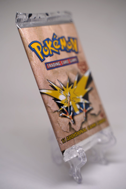 Pokemon TCG 1999 1st Edition Fossil Booster Pack Zapdos Art WOTC Factory Sealed - Image 4