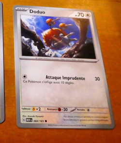 POKEMON 151 CARD CARTE Doduo 084/165 MEW FR VF JCC NM 2023 - Image 1