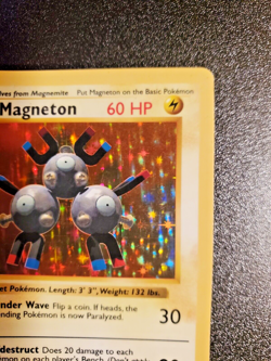 Pokemon TCG Magneton Base Set 9/102 Holo Shadowless 1999 - Image 4
