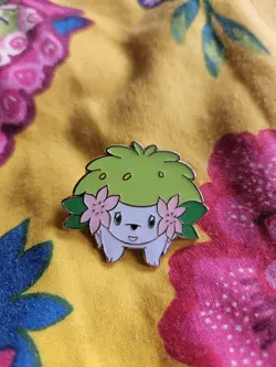 Shaymin Mythical 20th Anniversary Pokemon Pin Badge Metal Enamel 2016 Generation - Image 1