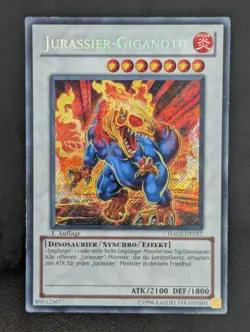 Jurassier-Giganto HA02-DE057 Secret Rare 1. Auflage Deutsch VG YUGIOH - Image 1