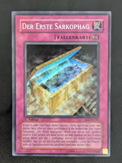 Der Erste Sarkophag AST-DE101 Super Rare 1. Auflage Deutsch NM YUGIOH - Image 1