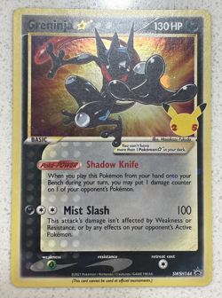 Pokemon TCG Greninja Gold Star SWSH144 Celebration Promo NM - Image 1
