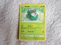 Pokemon: Sword & Shield - Vivid Voltage 2020 "SKIDDO" #017/185 Trading Card - Image 1
