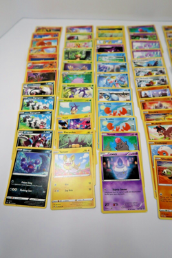 HUGE LOT OF 93 POKEMON CARDS SWORD & SHIELD & MORE RARE & UNCOMMON CARDS INCLUDE - Image 2