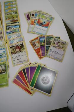 HUGE LOT OF 93 POKEMON CARDS SWORD & SHIELD & MORE RARE & UNCOMMON CARDS INCLUDE - Image 5