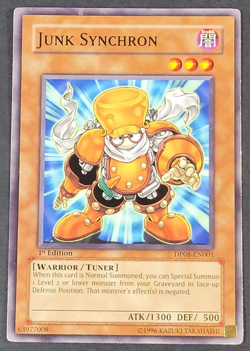 Yugioh TCG - Junk Synchron - DP08-EN001 - NM/LP - Common - 1st Edition - 2008 - Image 1