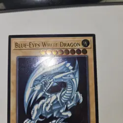 Blue-Eyes White Dragon - OP28-EN001 - Light Played - Ultimate Rare - Unlimited - Image 3