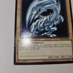 Blue-Eyes White Dragon - OP28-EN001 - Light Played - Ultimate Rare - Unlimited - Image 4