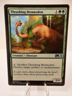 MTG - M21 - Thrashing Brontodon (209/274) - Image 1