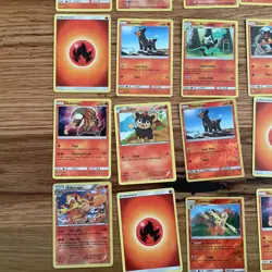 pokemon lot - 105 Fire Type Cards, 8 Foils! - Image 2